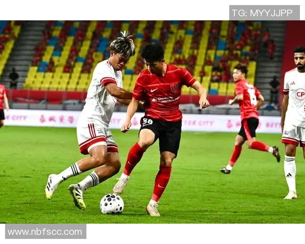 亚洲足球球星身材大比拼谁才是力量与速度的完美结合