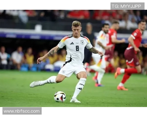 德国足球队球星最新名单揭晓 各位置球员实力分析与备战展望